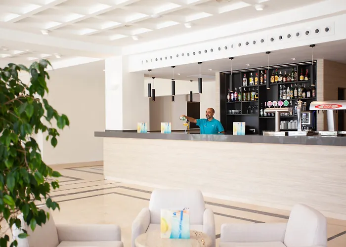 Grupotel Club Menorca Hotel apartamentowy Son Xoriguer