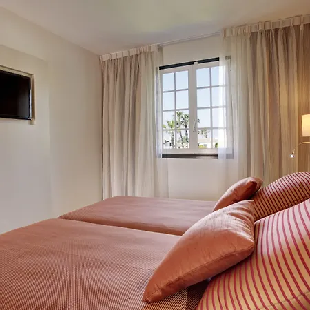 Grupotel Club Menorca מלון דירות