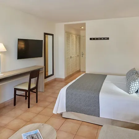 Grupotel Club Menorca מלון דירות סון קסוריגואה