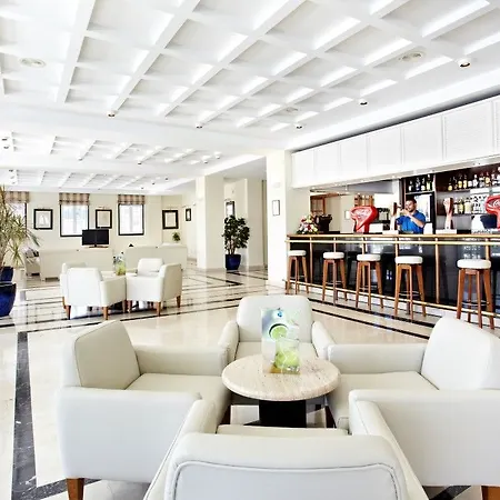 Grupotel Club Menorca Aparthotel Son Xoriguer