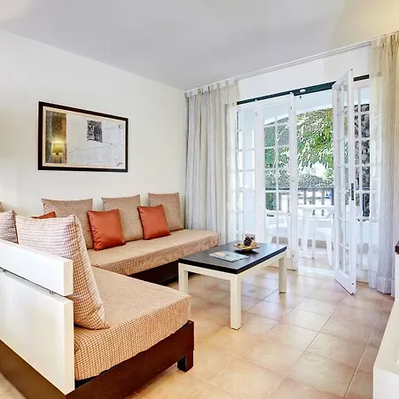 Grupotel Club Menorca מלון דירות