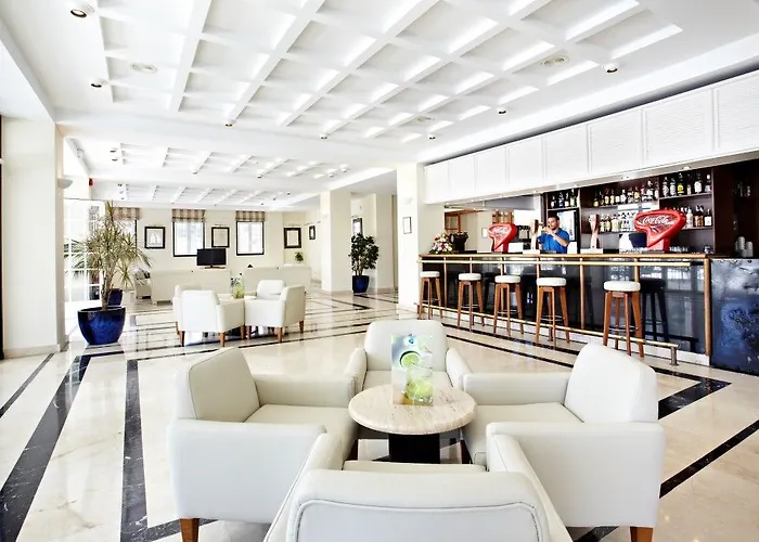 Grupotel Club Menorca Aparthotel Son Xoriguer